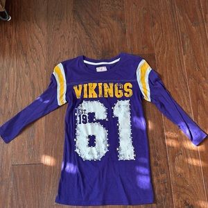 Never worn. Minnesota Vikings shirt.  Size small. Perfect condition-